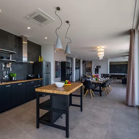 The View * أوباتيا