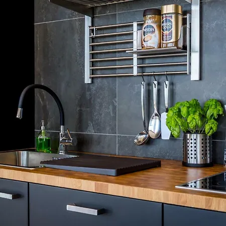 فيلة The View أوباتيا