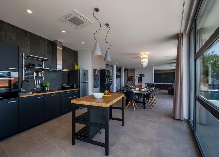 The View * أوباتيا